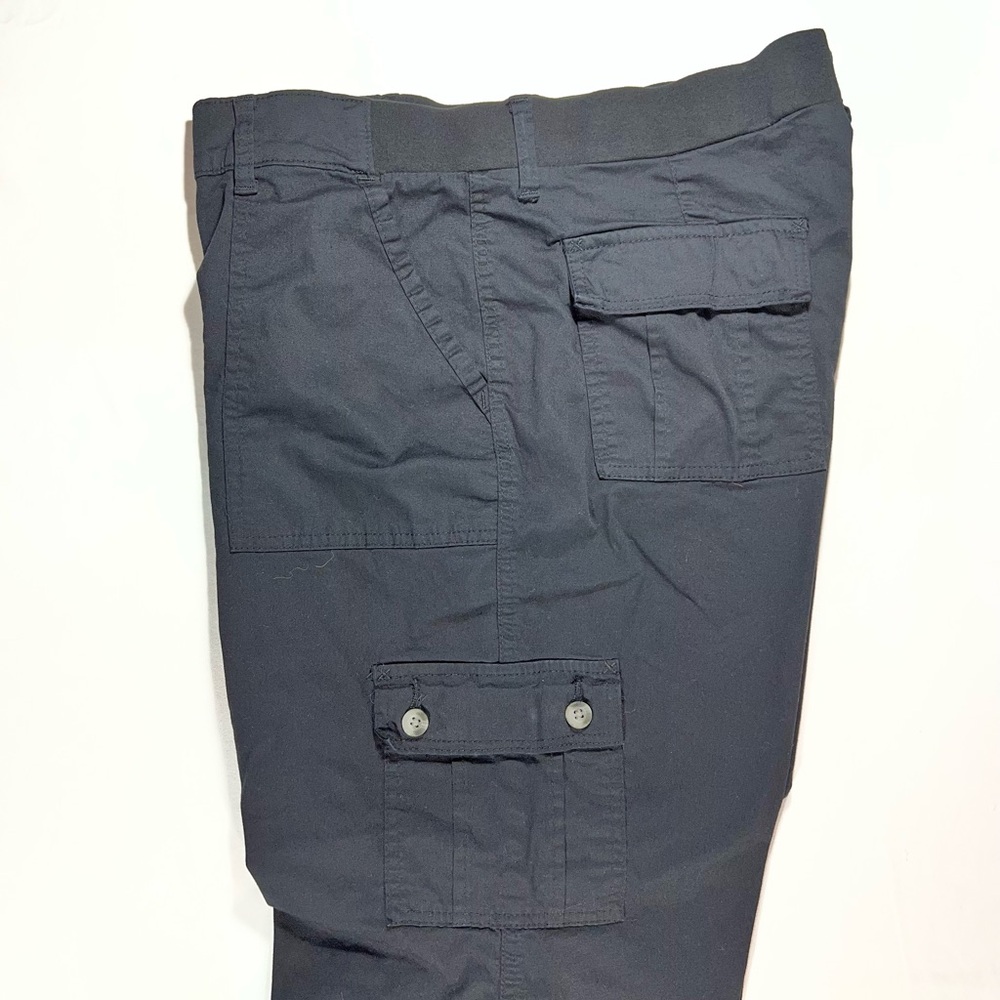 Women’s Lee Black Cropped Cargo Pants - Picture 2 of 10
